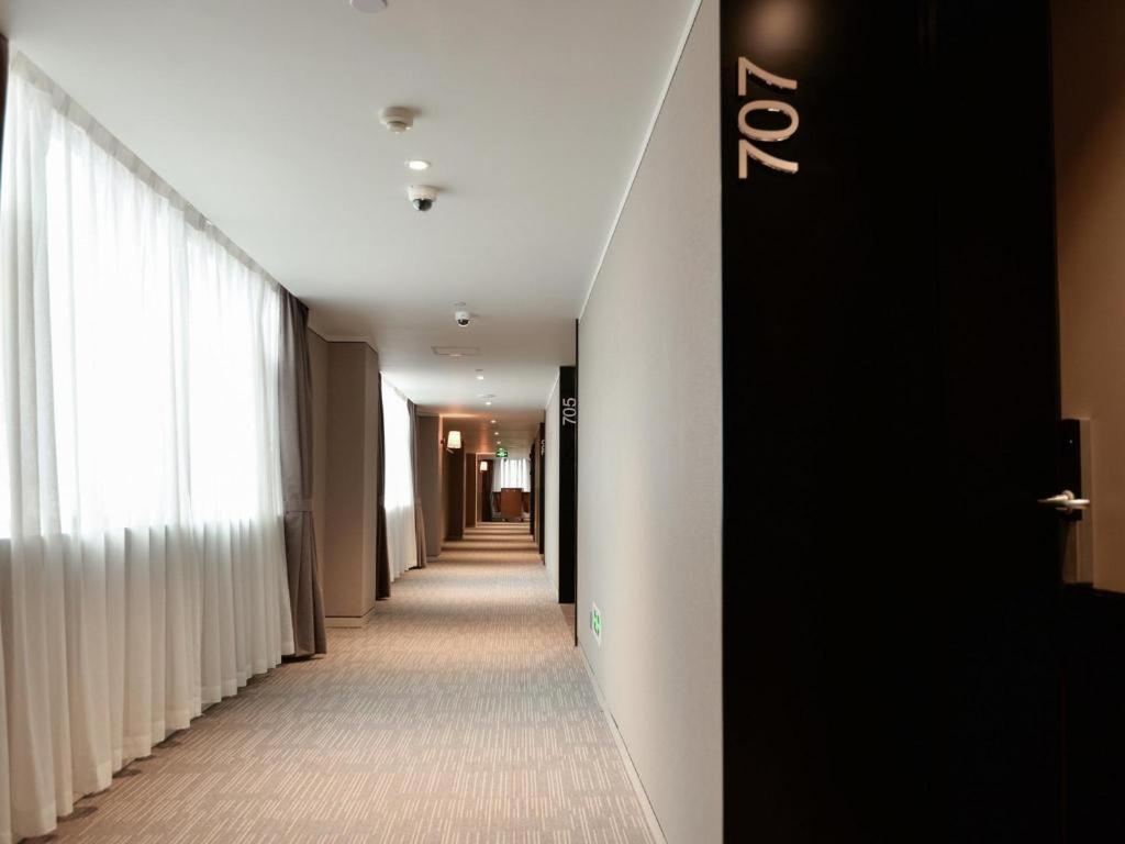 Home Inns Plus Shanghai Xujiahui Branch Buitenkant foto