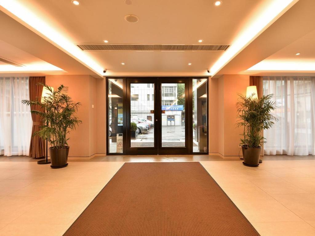 Home Inns Plus Shanghai Xujiahui Branch Buitenkant foto