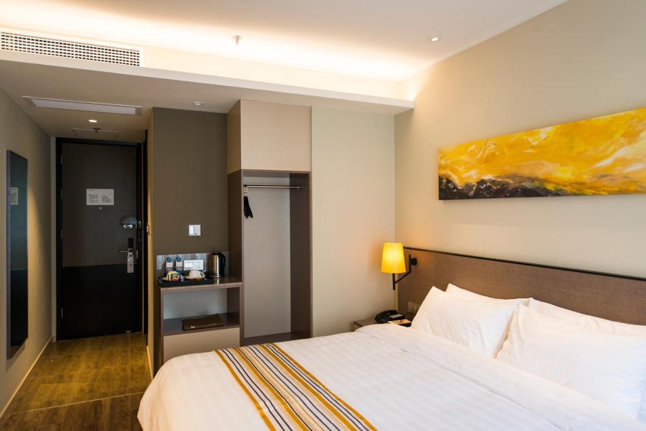 Home Inns Plus Shanghai Xujiahui Branch Buitenkant foto