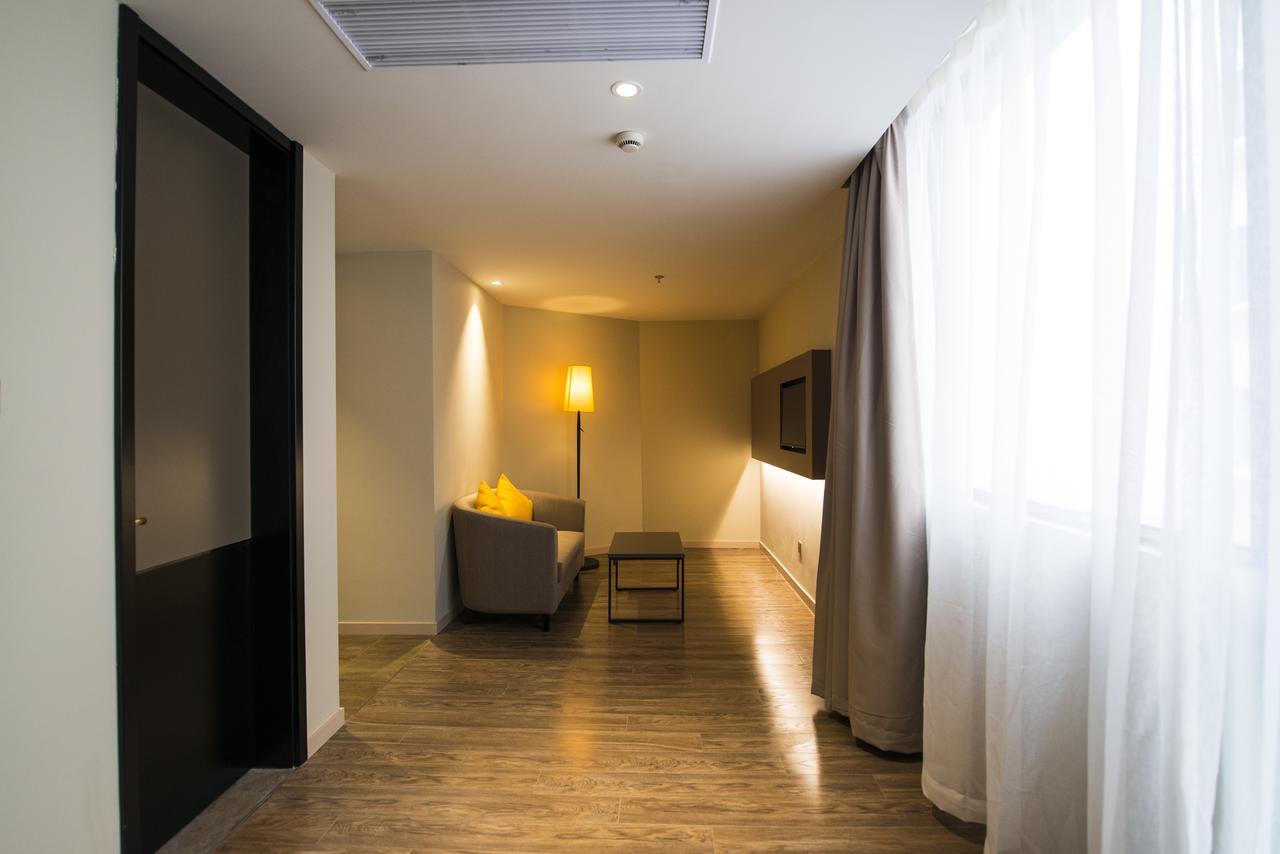 Home Inns Plus Shanghai Xujiahui Branch Buitenkant foto